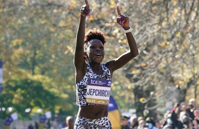 Kenyans Korir, Jepchirchir win New York Marathon titles