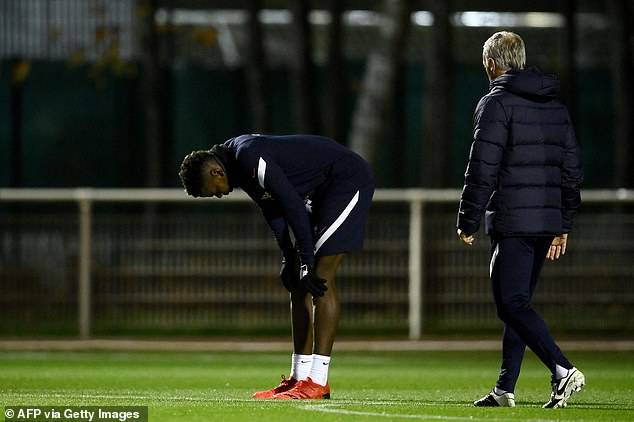 Manchester United's Paul Pogba out for France after sustaining thigh injury in training