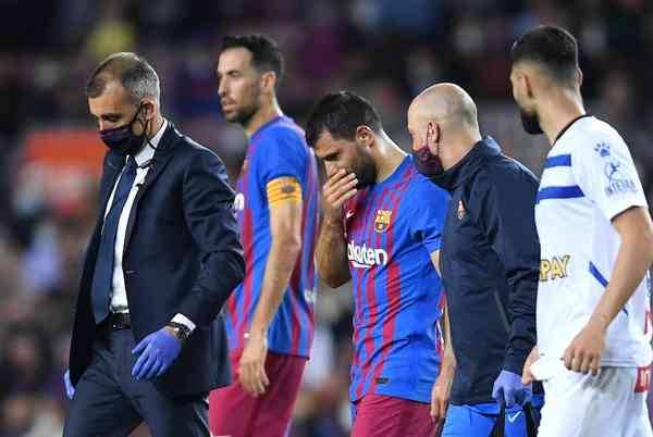 Barcelona's Sergio Aguero won't rush retirement decision amid heart problems