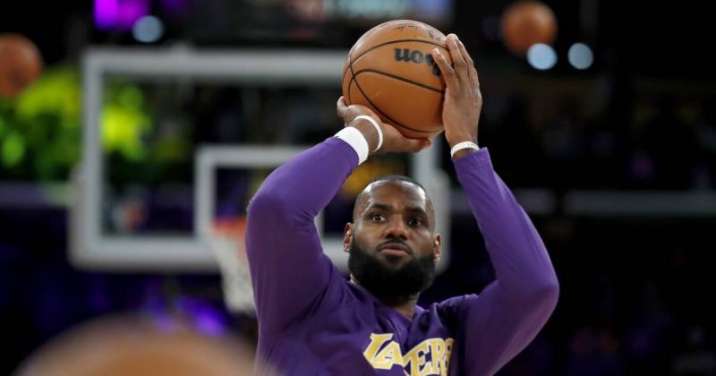 LeBron James addresses criticism of Los Angeles Lakers coach Frank Vogel: Players need to do a bette