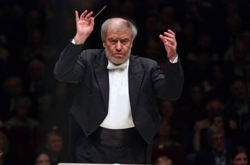 Russian Conductor Valery Gergiev Dropped by His Management Over Ties to Vladimir Putin