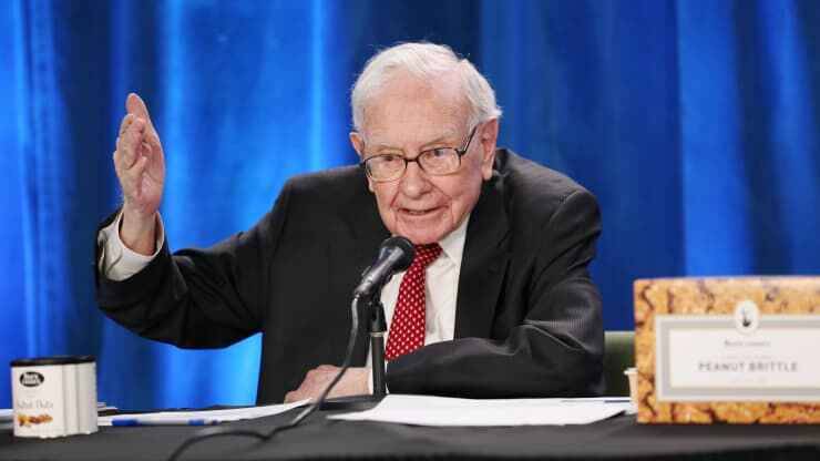 BUFFETT WATCH Warren Buffett is still buying Occidental Petroleum, adding shares worth $1.5 billion