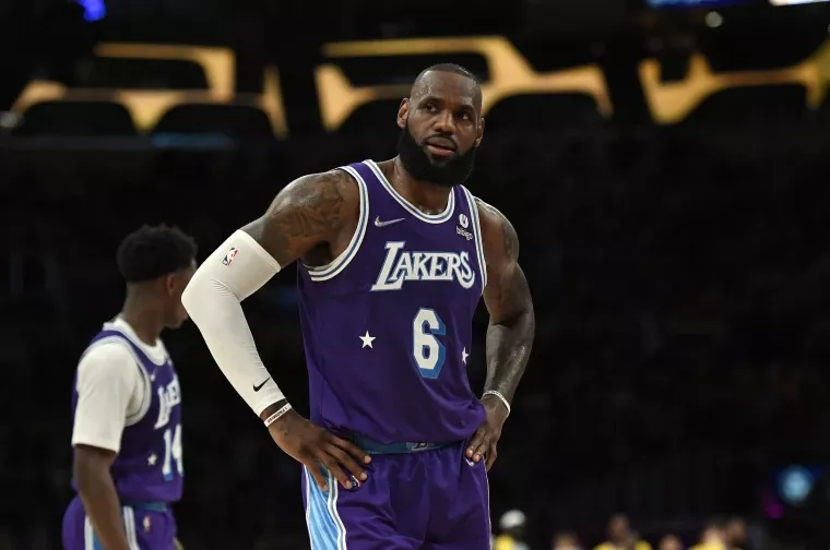 Injured LeBron James done for season, eliminated Lakers announce