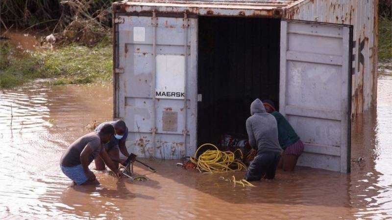 Durban floods: South Africa floods kill more than 300