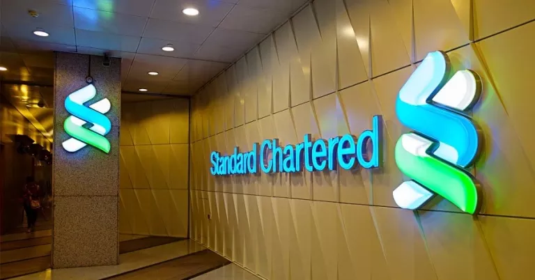 Standard Chartered posts gross profit of $1.49 billion in Q1, shares rally high