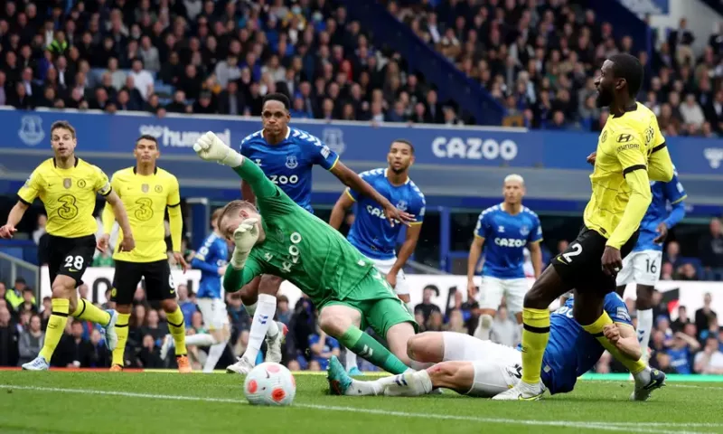 Richarlison boosts Everton’s survival hopes with winner against Chelsea