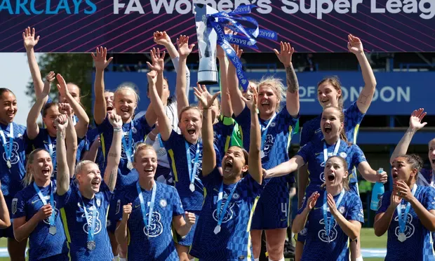 Sam Kerr’s double for Chelsea against Manchester United clinches WSL title