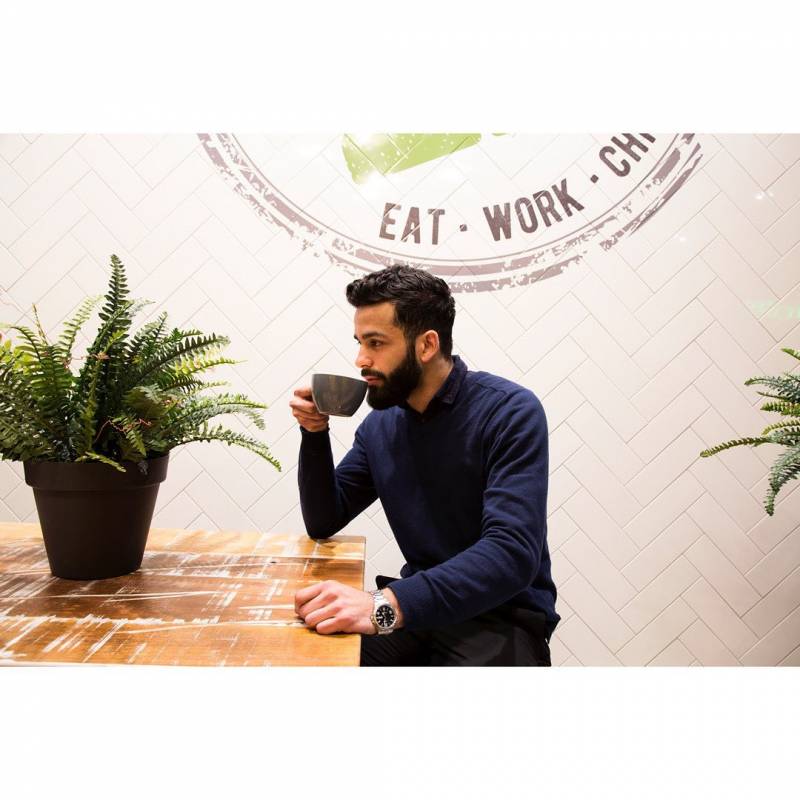 Table for one! Eating alone in public – in pictures