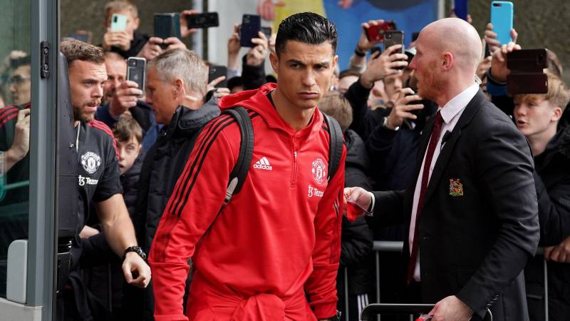 Cristiano Ronaldo mother hints at Manchester United exit next year