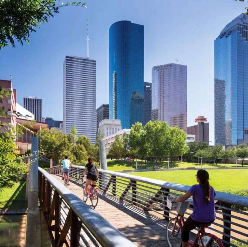 Houston USA. Largest City in Texas. Sights, People and Economy