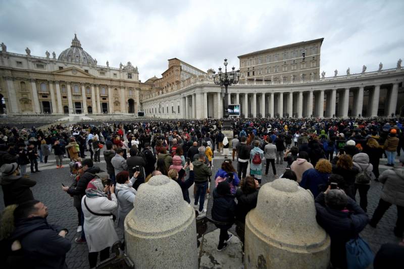 Tourist smashes two statues in the Vatican