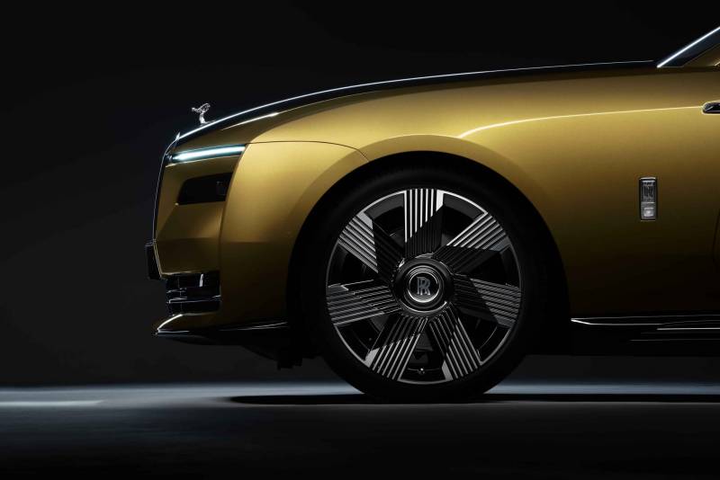 Rolls-Royce Officially Unveils Its All-Electric Spectre