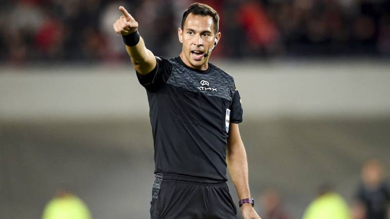 Referee hands out 10 red cards in Tough Argentine final