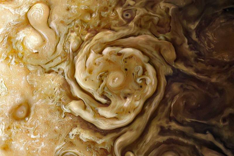 NASA's Juno Spacecraft Delivers Stunning Close-Ups of Jupiter