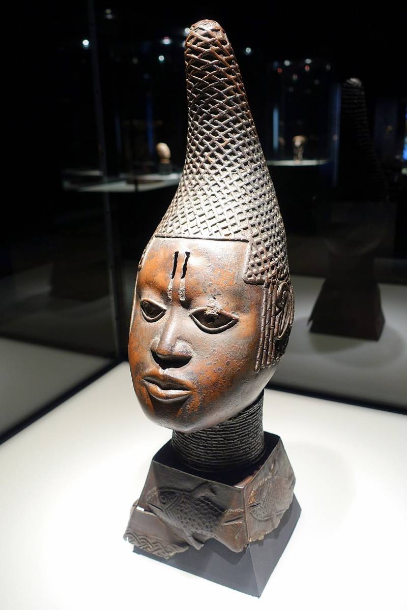 Benin Bronzes: Germany returns looted artworks to Nigeria | DW News