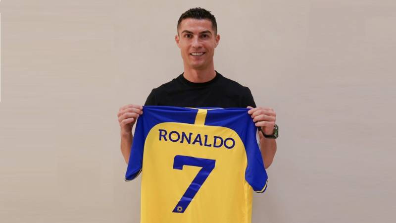 Cristiano Ronaldo completes deal to join Saudi Arabian club Al Nassr