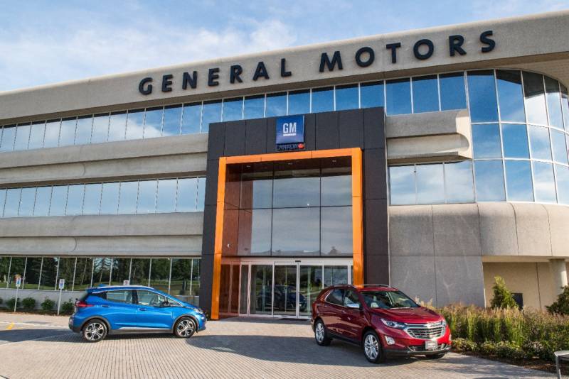 GM reclaims U.S. auto sales crown from Toyota