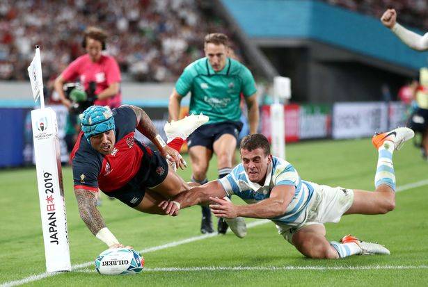 England secure qualification against Argentina!