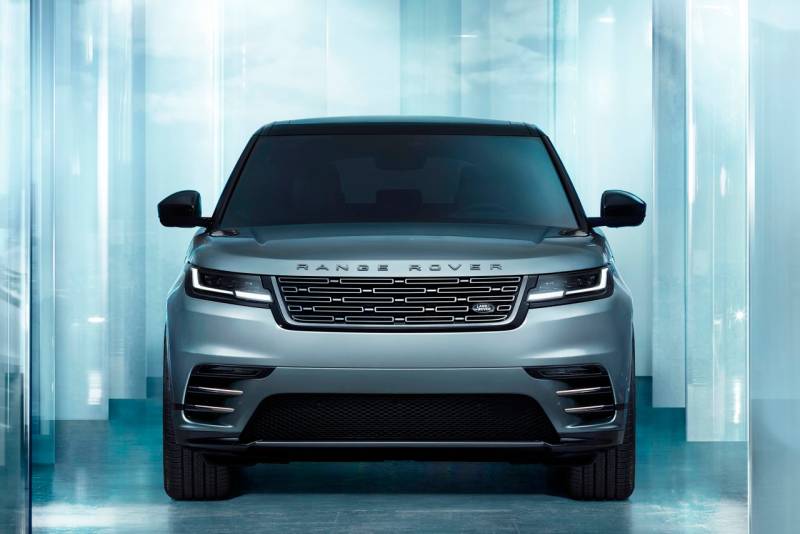 The 2024 Range Rover Velar Offers Advanced Connectivity With a Reductionist Design