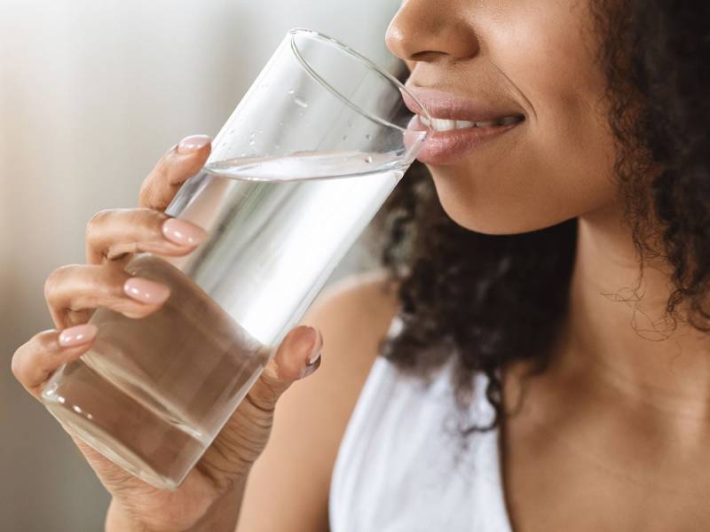 7 Signs You Are Not Drinking Enough Water 