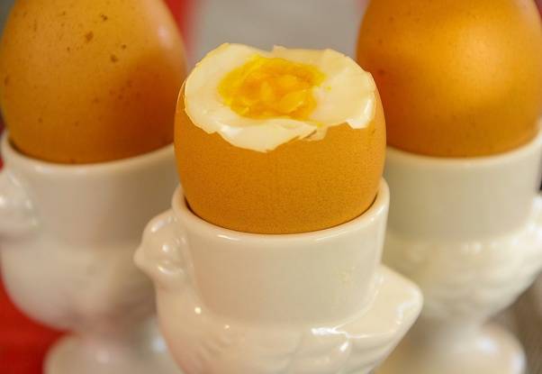 Is It Okay To  Eat Two Boiled Eggs For Breakfast?(Find Out)