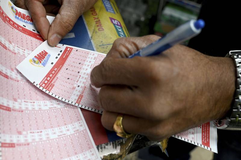 Mathematician Breaks Down the Best Ways to Win the Lottery