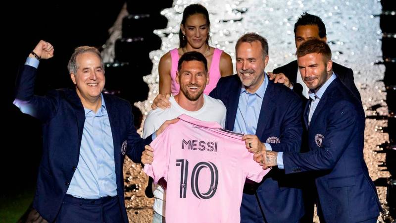 Lionel Messi, Sergio Busquets unveiled as Inter Miami players