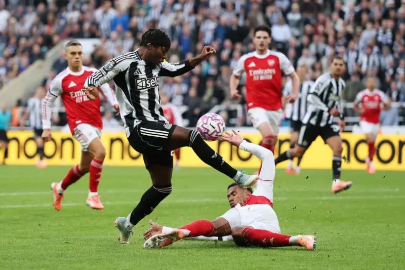 Newcastle United vs Arsenal (1-2)