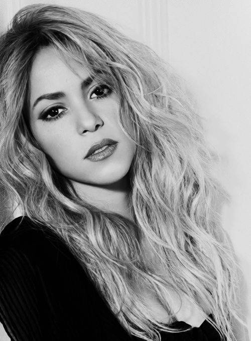 Shakira - Hips Don’t Lie with Ed Sheeran & Beéle (LIVE) 