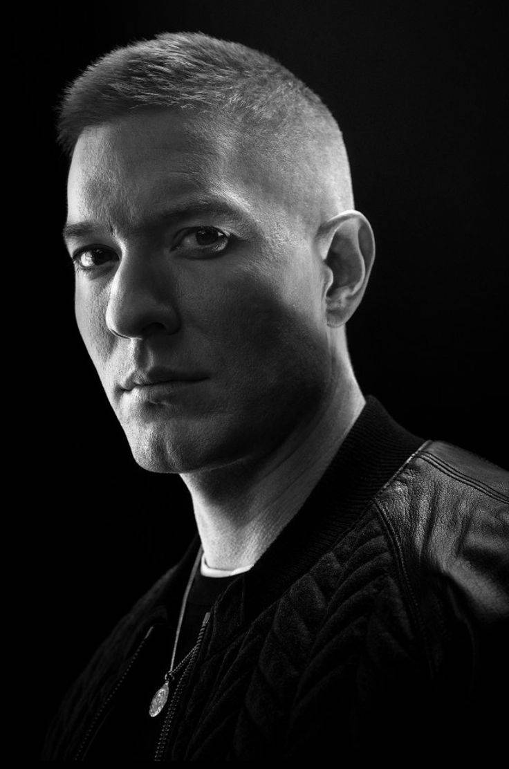 Complex -  Joseph Sikora