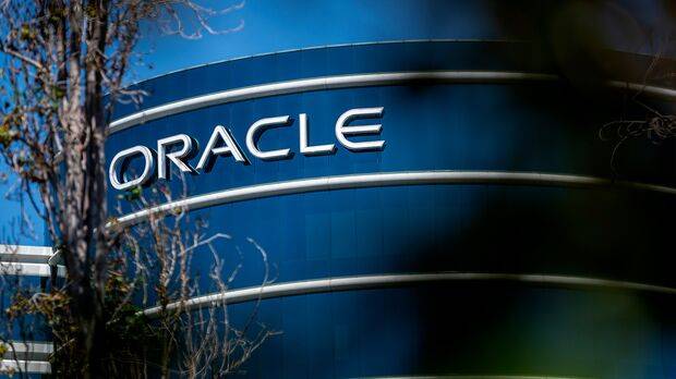 Investors Question Oracle’s Data Center Financing