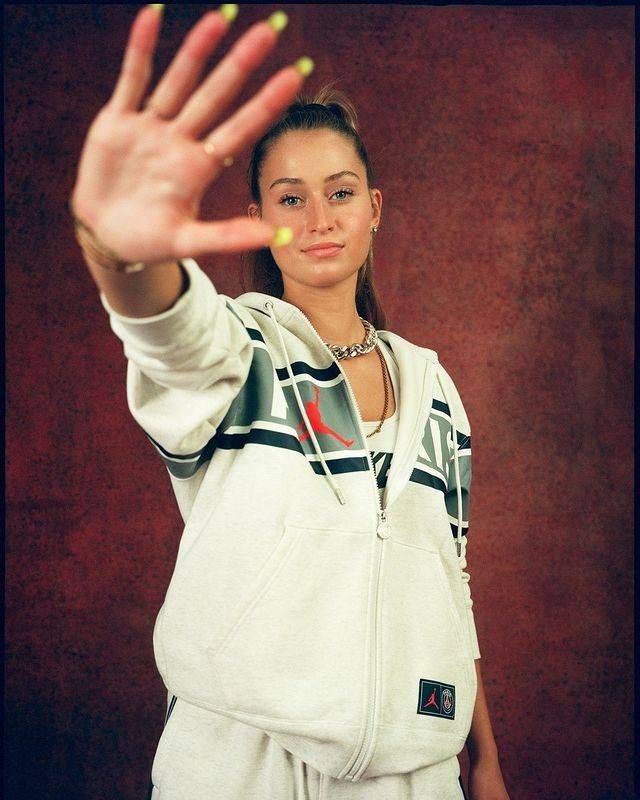 Ball on a Budget - Jordyn Huitema