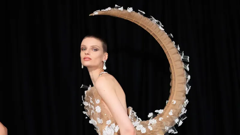 SCHIAPARELLI! IT’S HORN COUTURE!