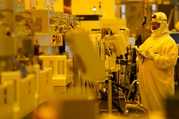 Inside Apple’s Multibillion-Dollar Push to Make Chips in the U.S
