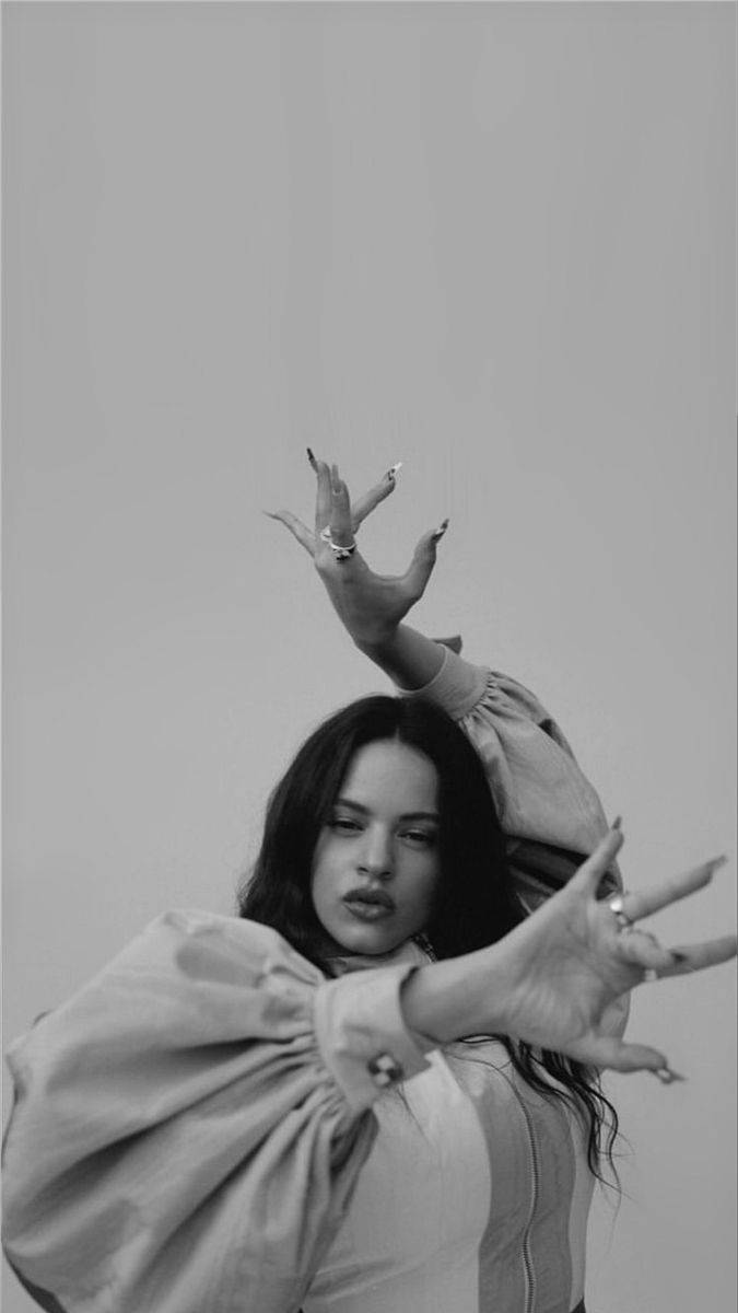 Vogue - Rosalía Cooks Tortilla de Patatas