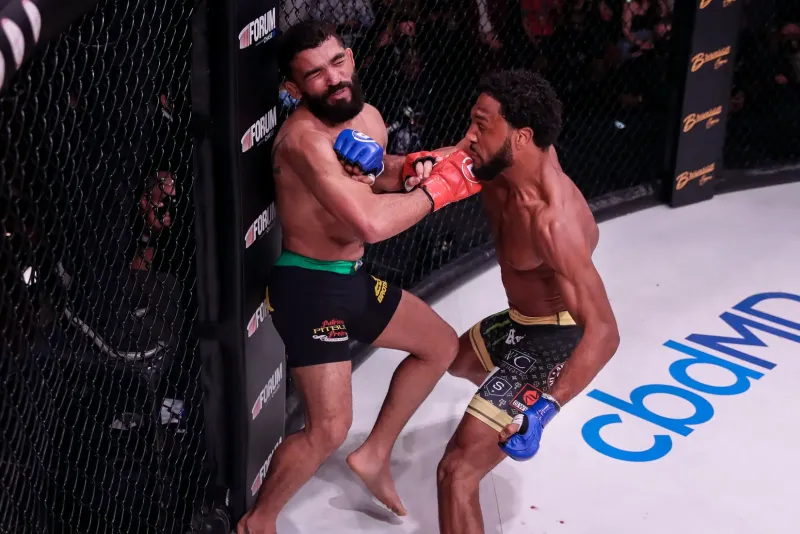 AJ McKee v Patricio Pitbull