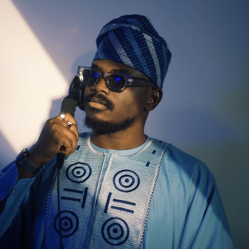  Monochroma X - Tobi Peter