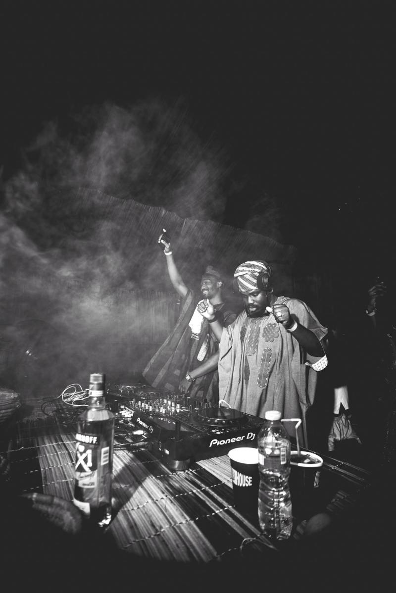  Monochroma X - Tobi Peter