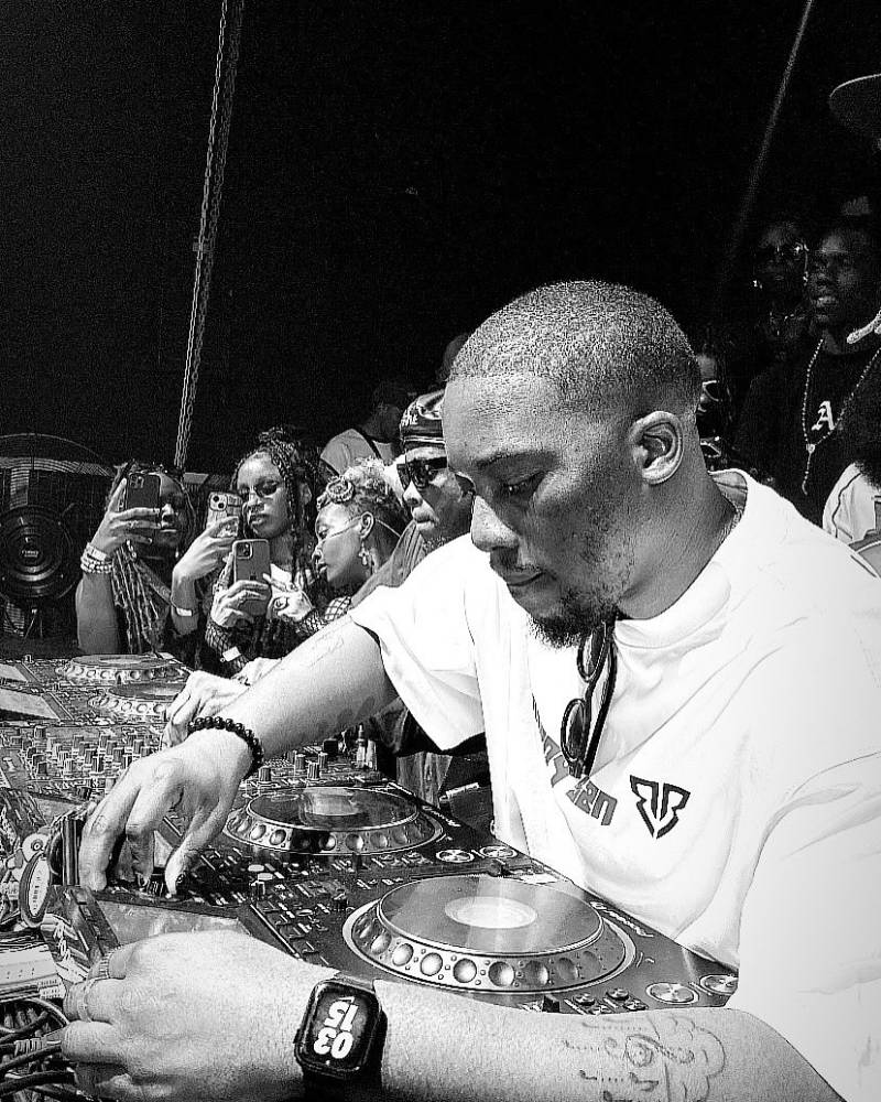 Monochroma - Co-founder PROTON