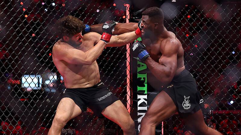 Francis Ngannou vs Philipe Lins 