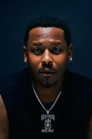 Still Lounge Sessions: Tonio Armani Performs "Money"