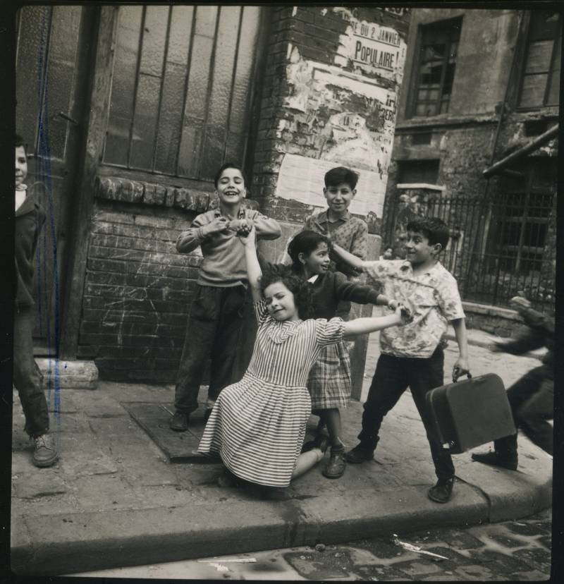 How do we photograph the past? | Julia Winckler