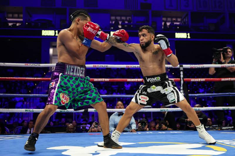 Collazo vs. Valdez: Fight Highlights