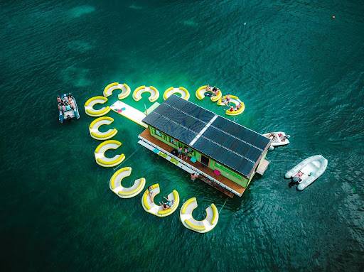 Eating Out: How to Manage a Restaurant at Sea
