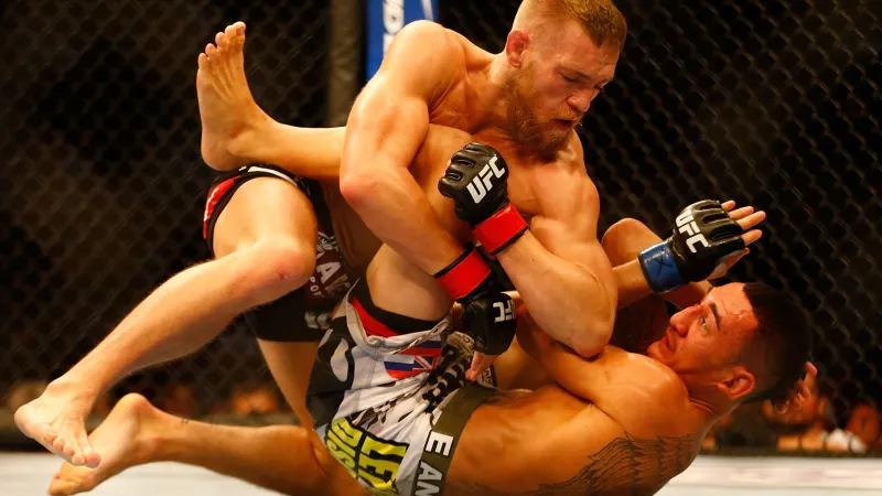 Full Fight: McGregor vs. Holloway (2013)