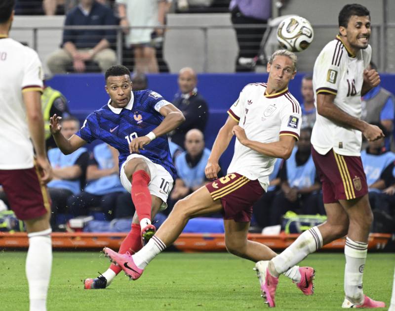 France 0 - 2 Spain
