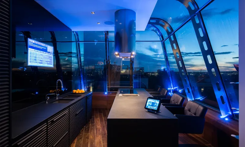 A Fully Connected 5G Futuristic House